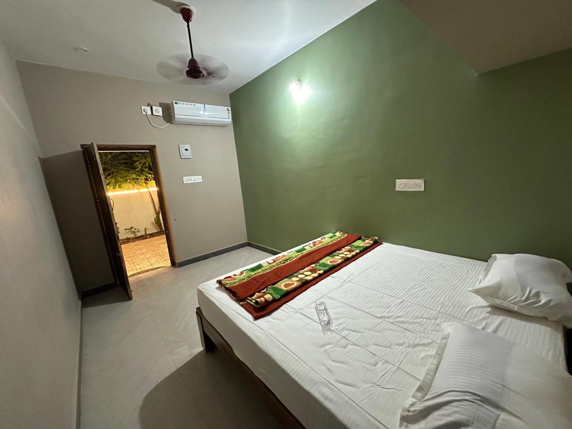 Arunachala Sashwin Guest House Tiruvannāmalai Exterior photo