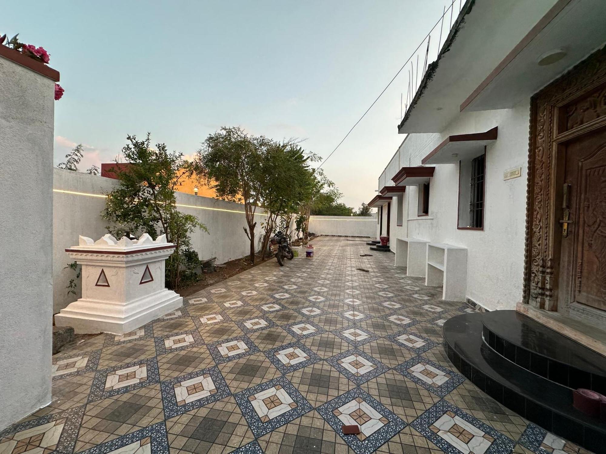 Arunachala Sashwin Guest House Tiruvannāmalai Exterior photo